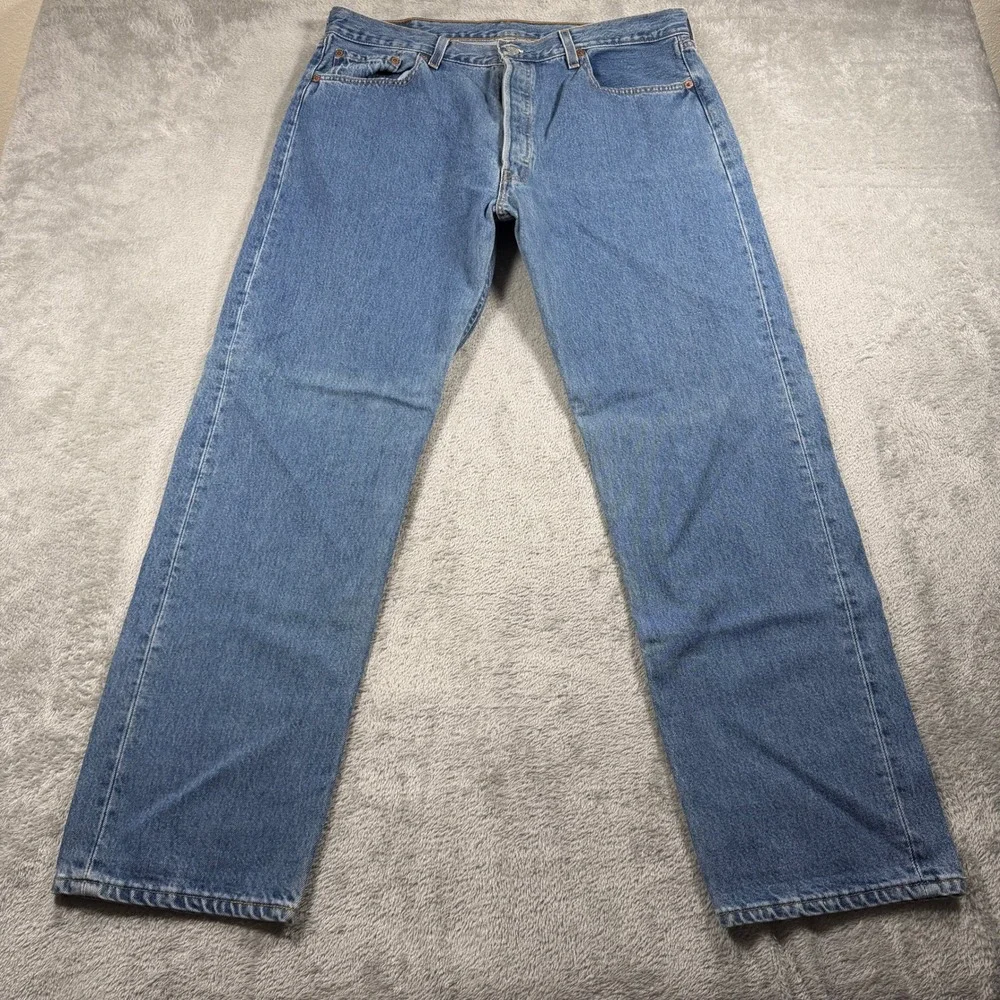 Vintage Levis 501 Jeans Mens 36x30 Blue Straight Leg Button Fly Made in USA 00s